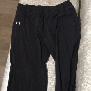 Women’s under Armour sweatpants